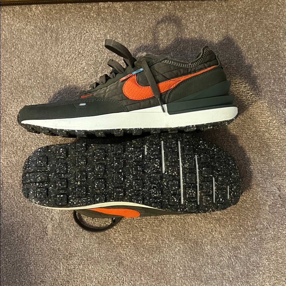 Nike Waffle One Toasty Olive - Picture 2 of 2